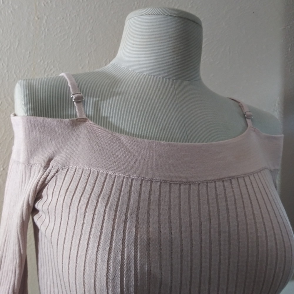 Top - Picture 2 of 2